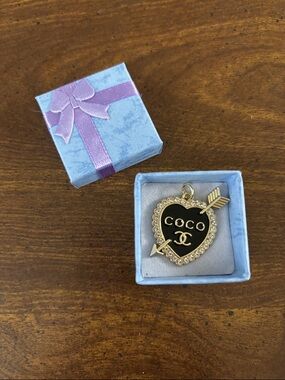 Chanel Heart Shaped Black and Gold Zipper Pull Charm With Clear Stones